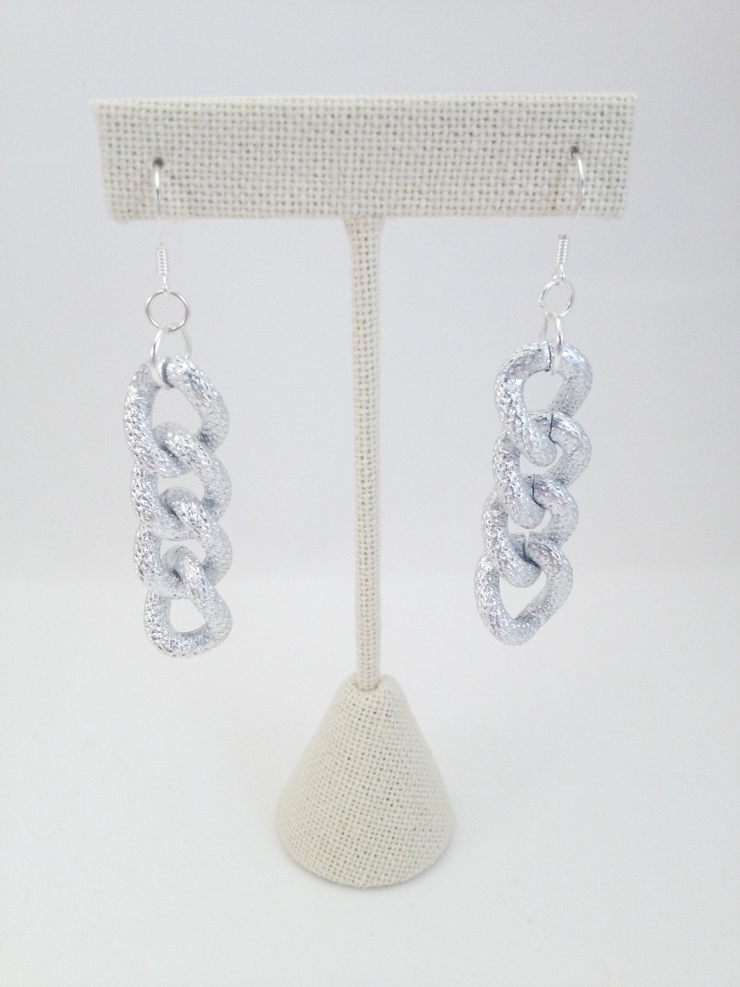 4 chain link earrings, textured