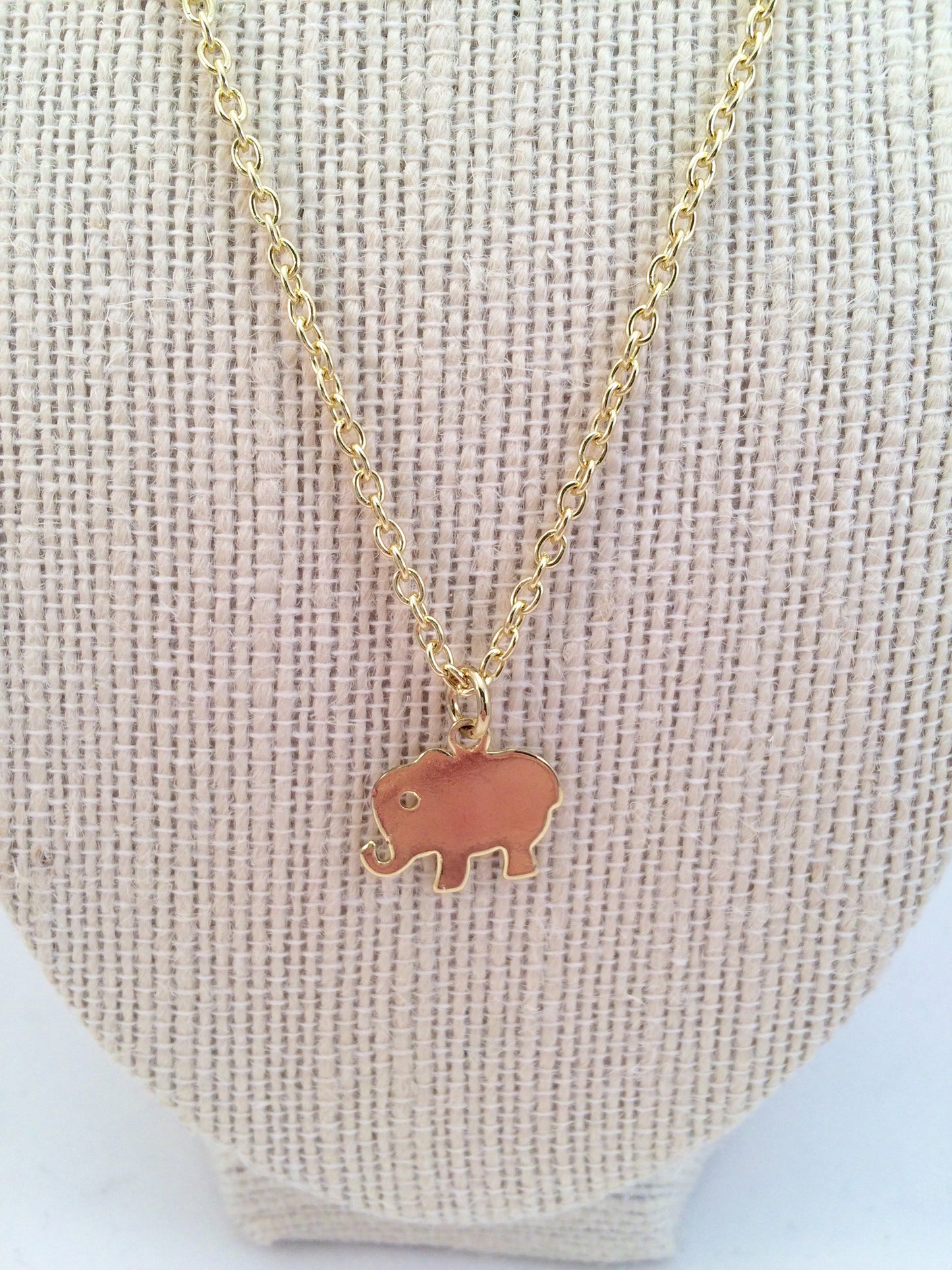 elephant neckalce (flat)
