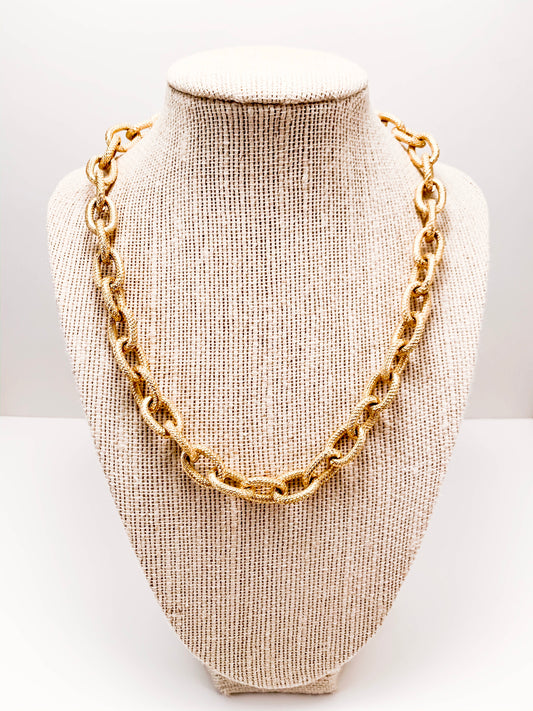 chain loop necklace, textured